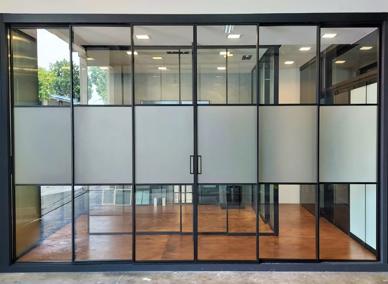 Slim Profiles Cabin Partitions